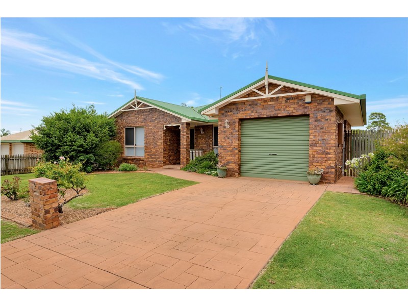 9 Bernborough Court, Glenvale QLD 4350