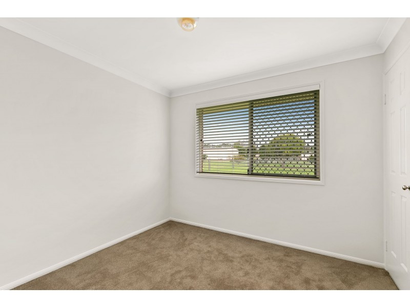 2 Granada Drive, Highfields QLD 4352