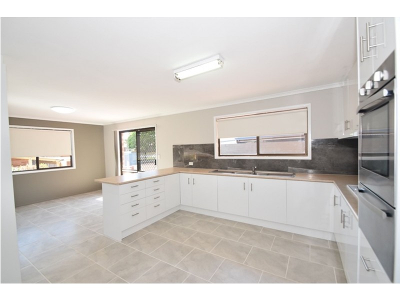 824 Ruthven Street, Kearneys Spring QLD 4350