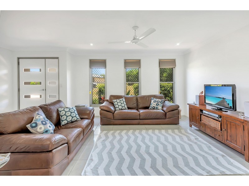 1 Honeyeater Drive, Highfields QLD 4352