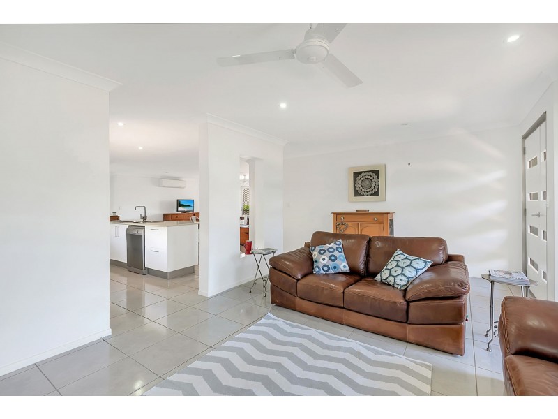 1 Honeyeater Drive, Highfields QLD 4352