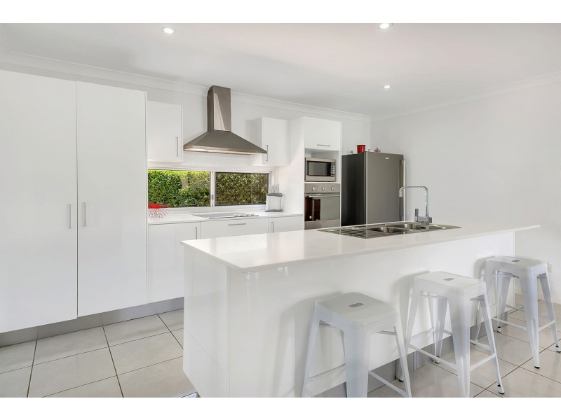 1 Honeyeater Drive, Highfields QLD 4352