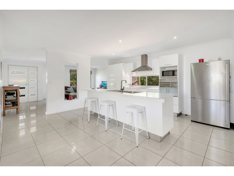 1 Honeyeater Drive, Highfields QLD 4352