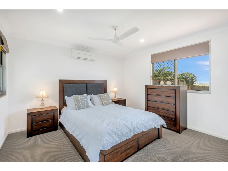 1 Honeyeater Drive, Highfields QLD 4352