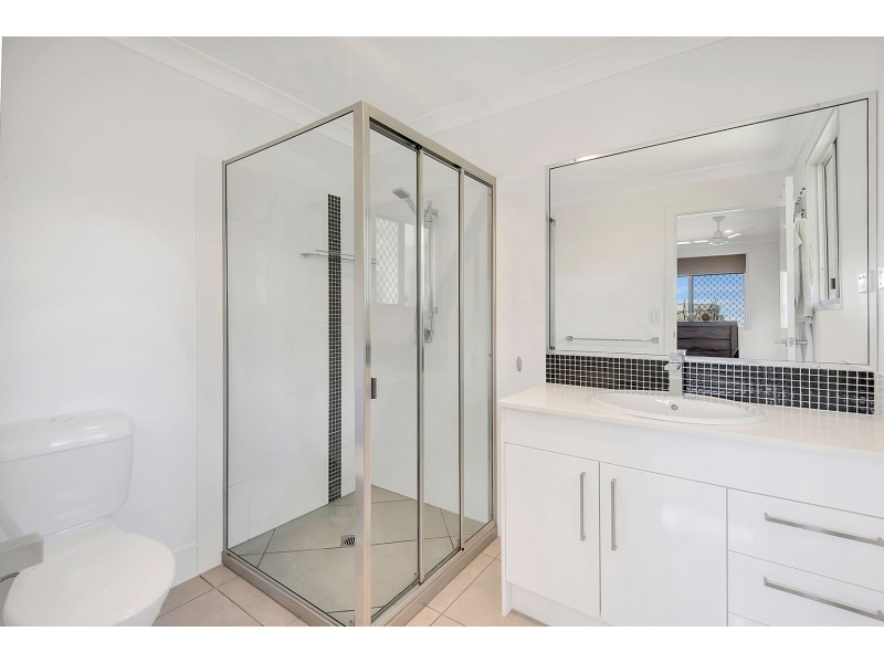 1 Honeyeater Drive, Highfields QLD 4352