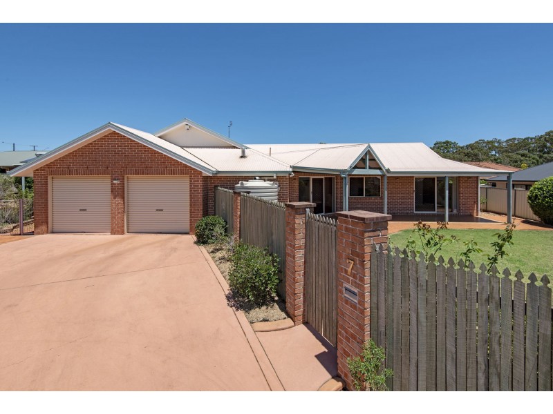 7 Drumcoes Court, Middle Ridge QLD 4350