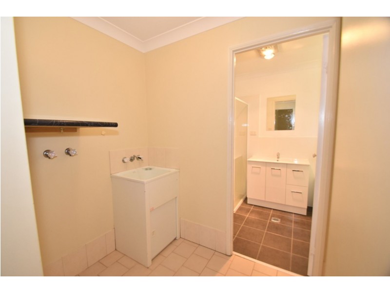 2/5 Beer Court, Kearneys Spring QLD 4350