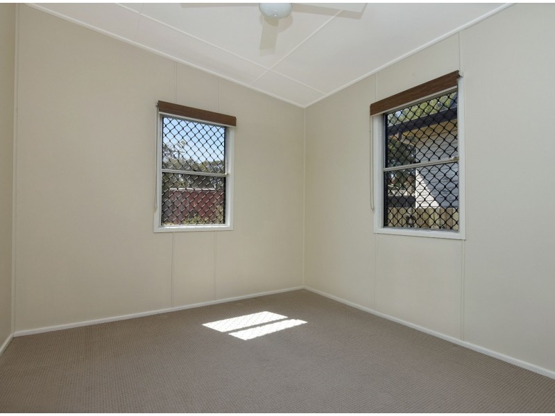 9 Glasgow Street, North Toowoomba QLD 4350