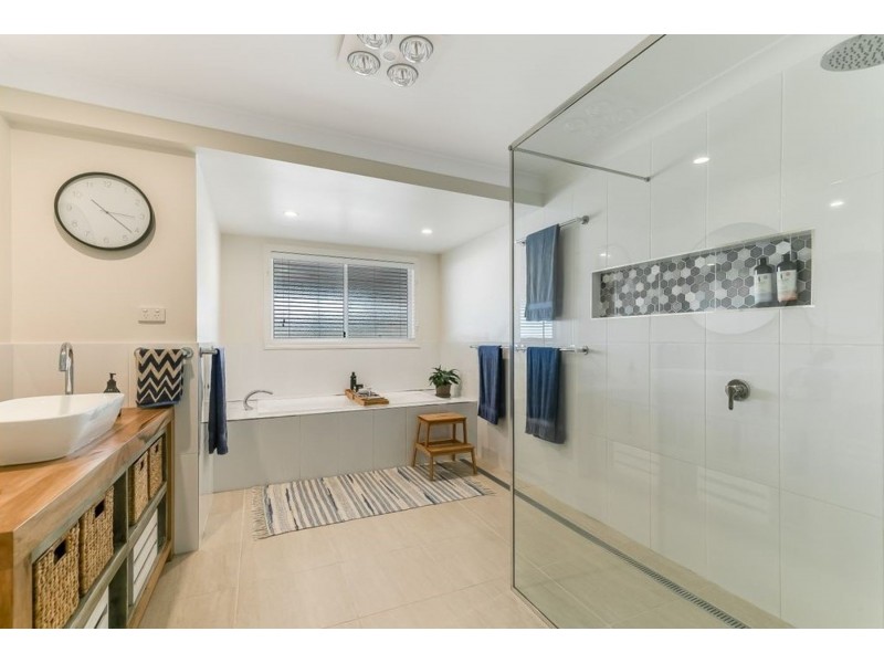 17 Bedwell Street, Cranley QLD 4350