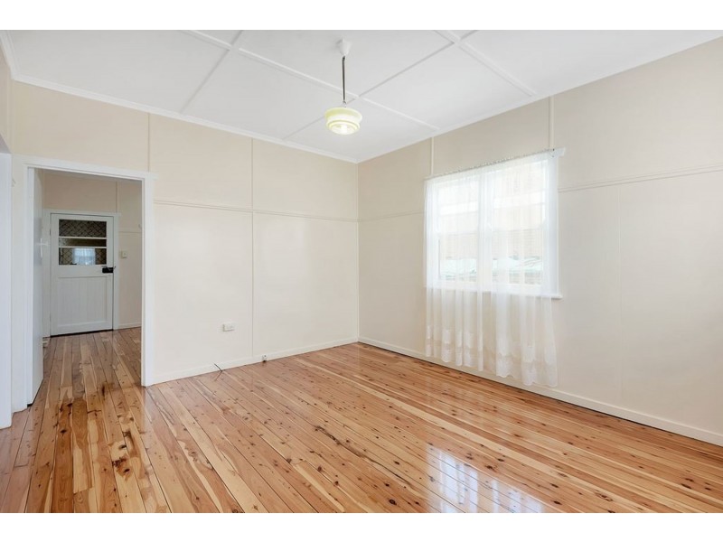 1A Gatfield Street, Newtown QLD 4350