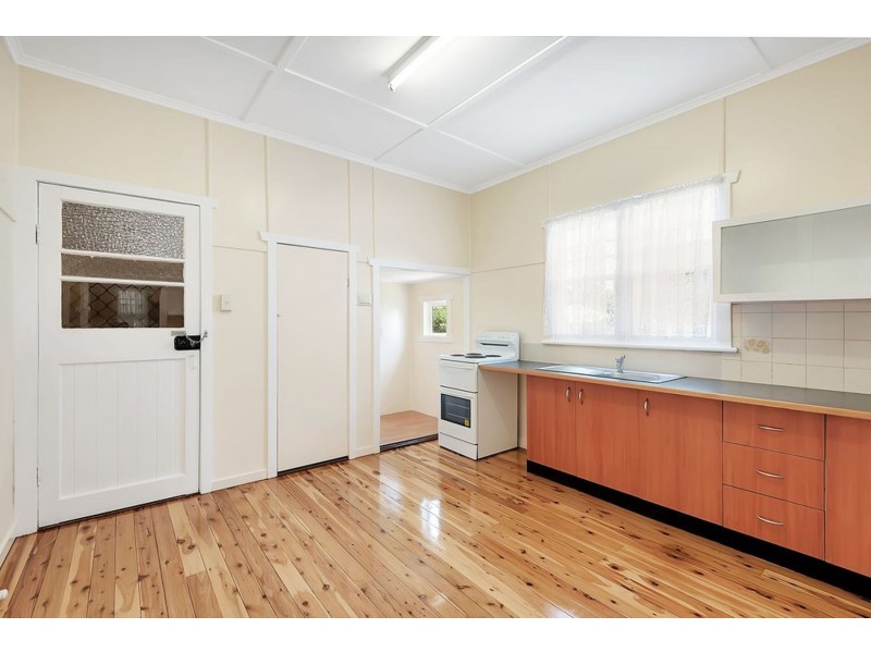 1A Gatfield Street, Newtown QLD 4350