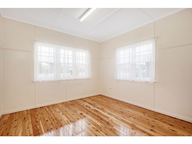 1A Gatfield Street, Newtown QLD 4350