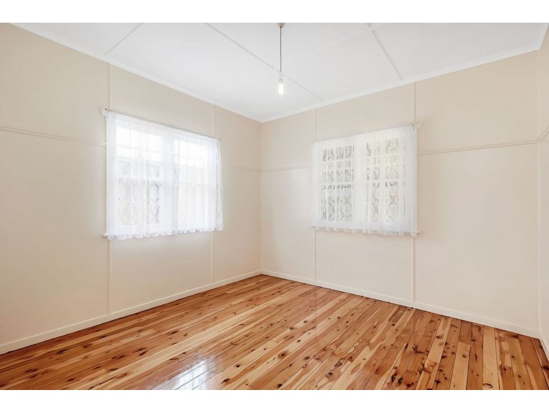 1A Gatfield Street, Newtown QLD 4350