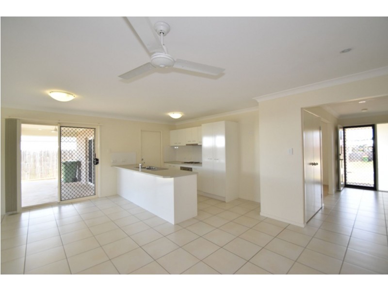 3 Sweeney Street, Kearneys Spring QLD 4350