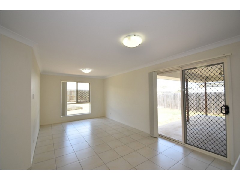 3 Sweeney Street, Kearneys Spring QLD 4350