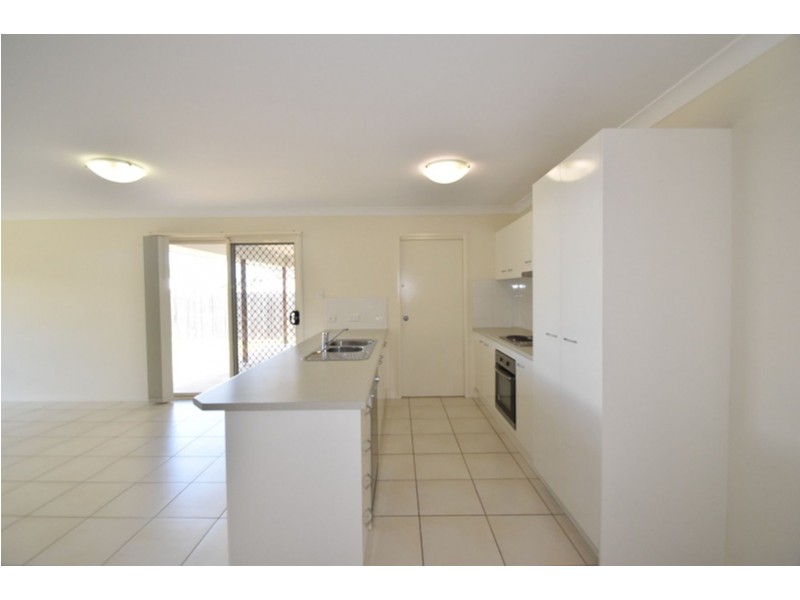 3 Sweeney Street, Kearneys Spring QLD 4350