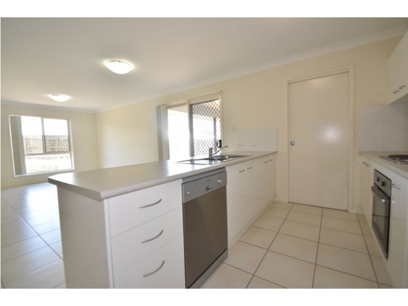 3 Sweeney Street, Kearneys Spring QLD 4350