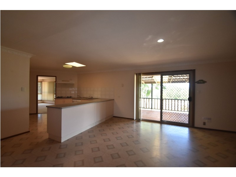 2 Danica Court, Kearneys Spring QLD 4350