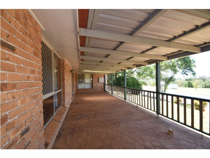 2 Danica Court, Kearneys Spring QLD 4350