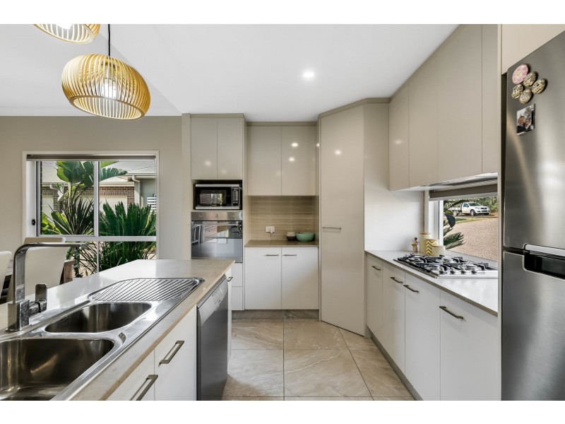 17/565 Hume Street, Kearneys Spring QLD 4350