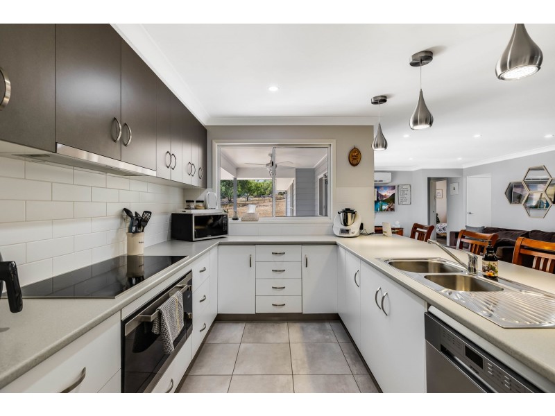 18 Petersens Road, Kingsthorpe QLD 4400