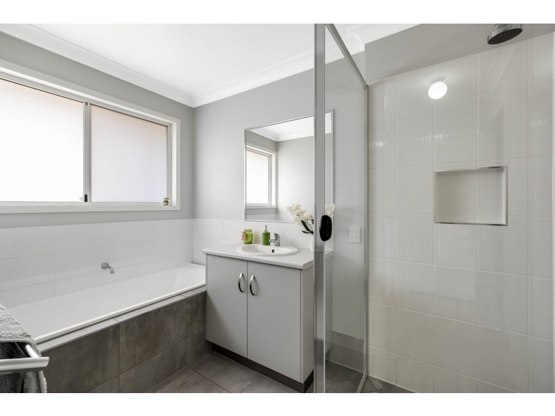 18 Petersens Road, Kingsthorpe QLD 4400