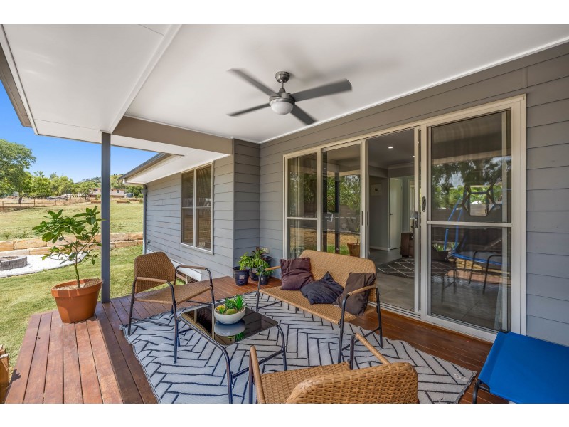 18 Petersens Road, Kingsthorpe QLD 4400