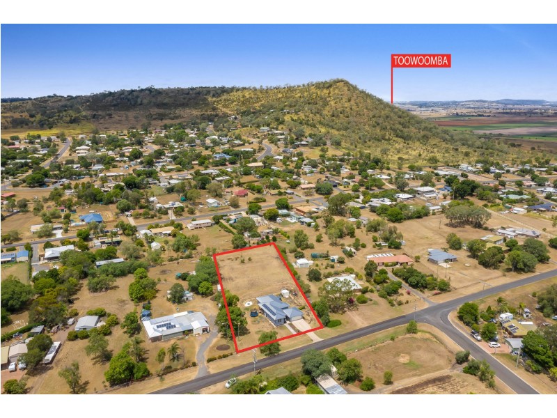 18 Petersens Road, Kingsthorpe QLD 4400