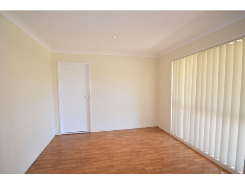 2 Deller Close, Middle Ridge QLD 4350