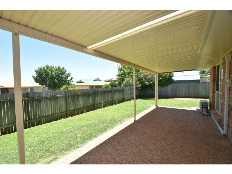 2 Deller Close, Middle Ridge QLD 4350