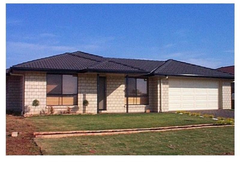 12 Rogers Drive, Highfields QLD 4352