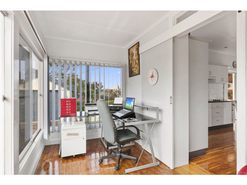 4 Lloyd Street, Harristown QLD 4350