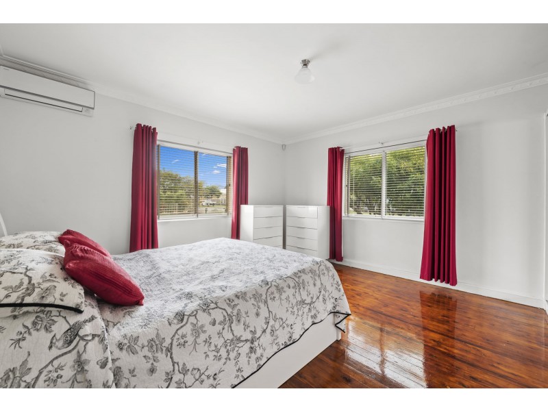 4 Lloyd Street, Harristown QLD 4350