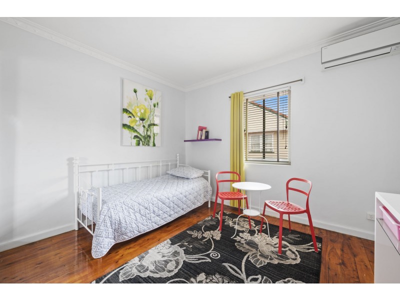 4 Lloyd Street, Harristown QLD 4350