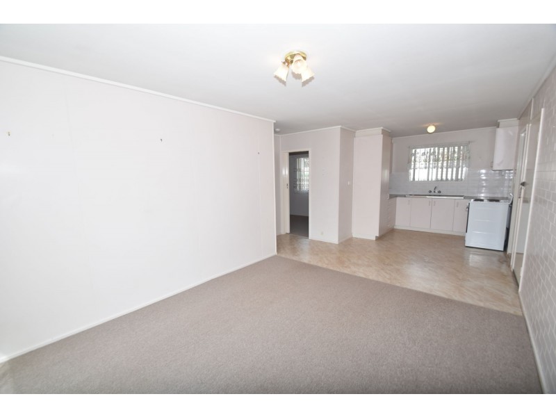 2/19 Ascot Street, Newtown QLD 4350