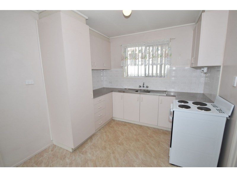 2/19 Ascot Street, Newtown QLD 4350