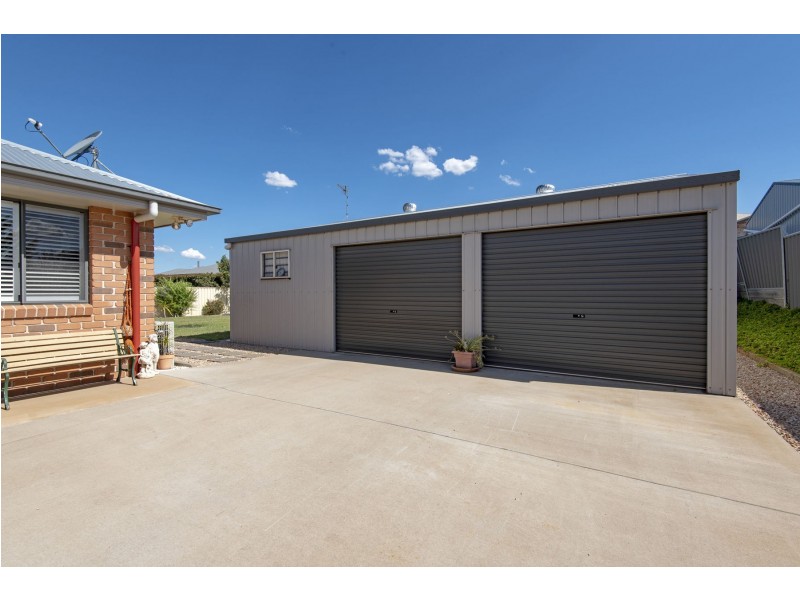 6 Gwenda Drive, Westbrook QLD 4350