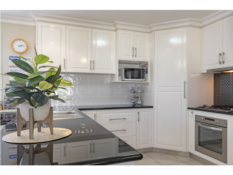 6 Gwenda Drive, Westbrook QLD 4350