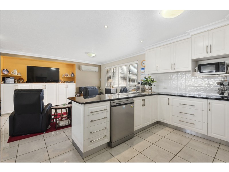 6 Gwenda Drive, Westbrook QLD 4350