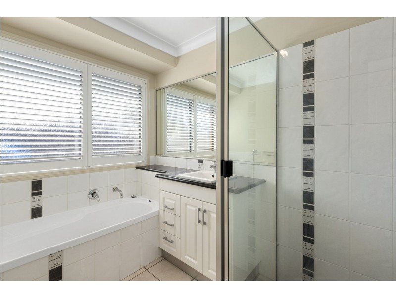 6 Gwenda Drive, Westbrook QLD 4350