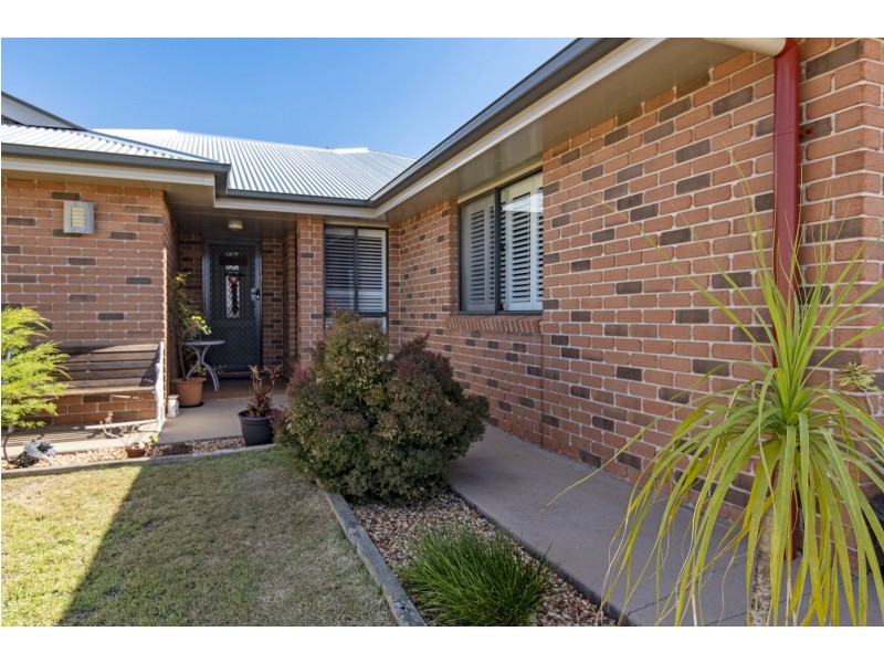 6 Gwenda Drive, Westbrook QLD 4350