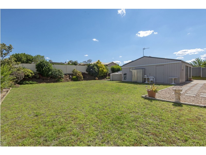 6 Gwenda Drive, Westbrook QLD 4350