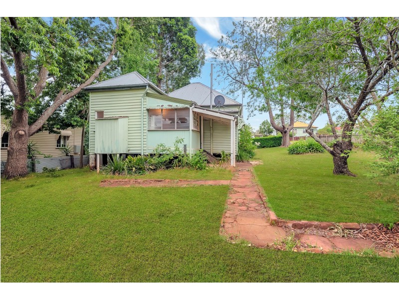 56 Long Street, Rangeville QLD 4350