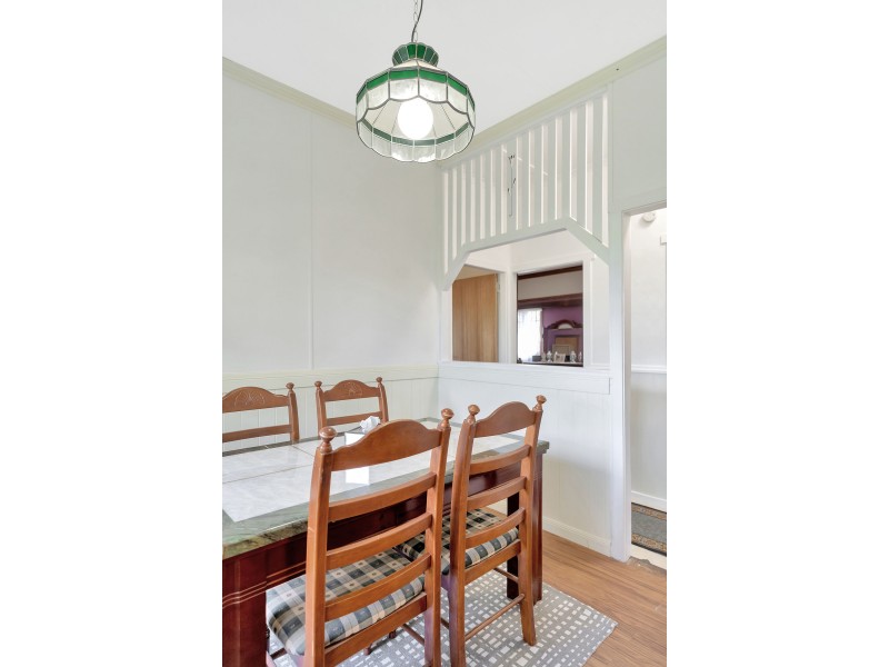 1 Henderson Street, Newtown QLD 4350