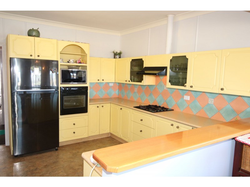 136 Dixon Lane, Greenmount East QLD 4359