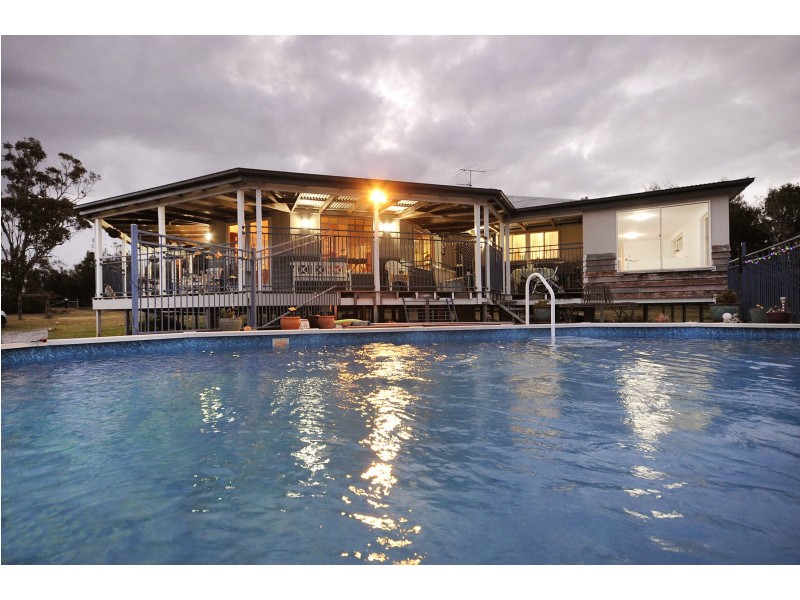 136 Dixon Lane, Greenmount East QLD 4359