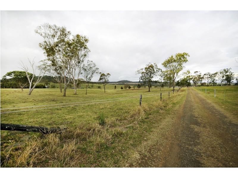 136 Dixon Lane, Greenmount East QLD 4359