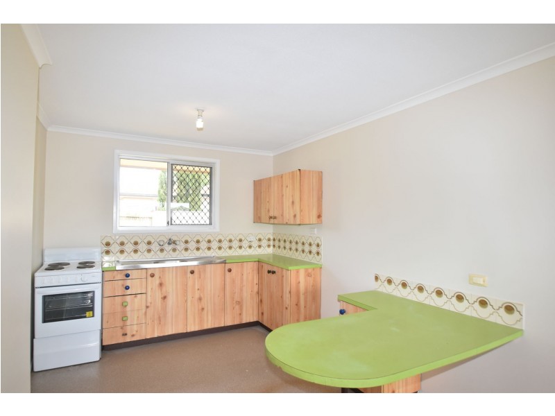 2/71 Drayton Road, Harristown QLD 4350