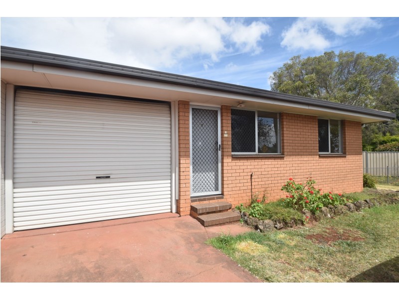 2/71 Drayton Road, Harristown QLD 4350