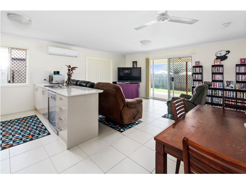 12 Farrer Street, Cranley QLD 4350